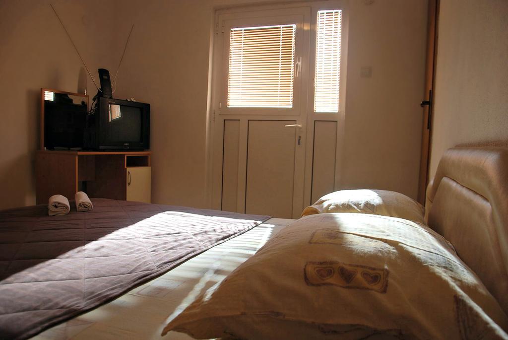 Apartmani Bonik بودفا الغرفة الصورة
