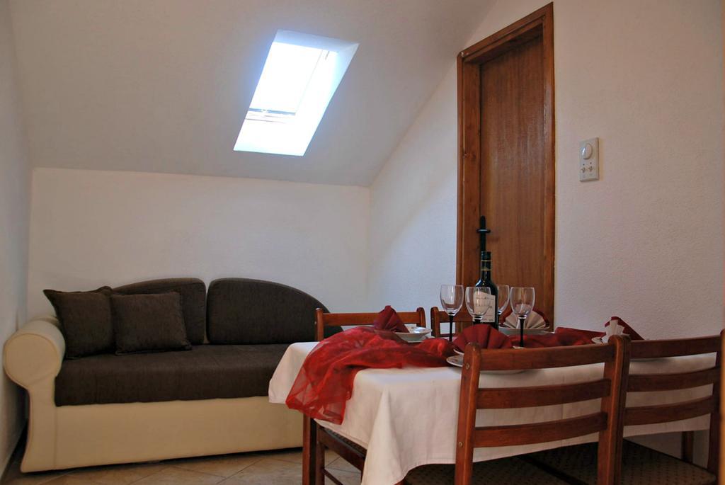 Apartmani Bonik بودفا الغرفة الصورة